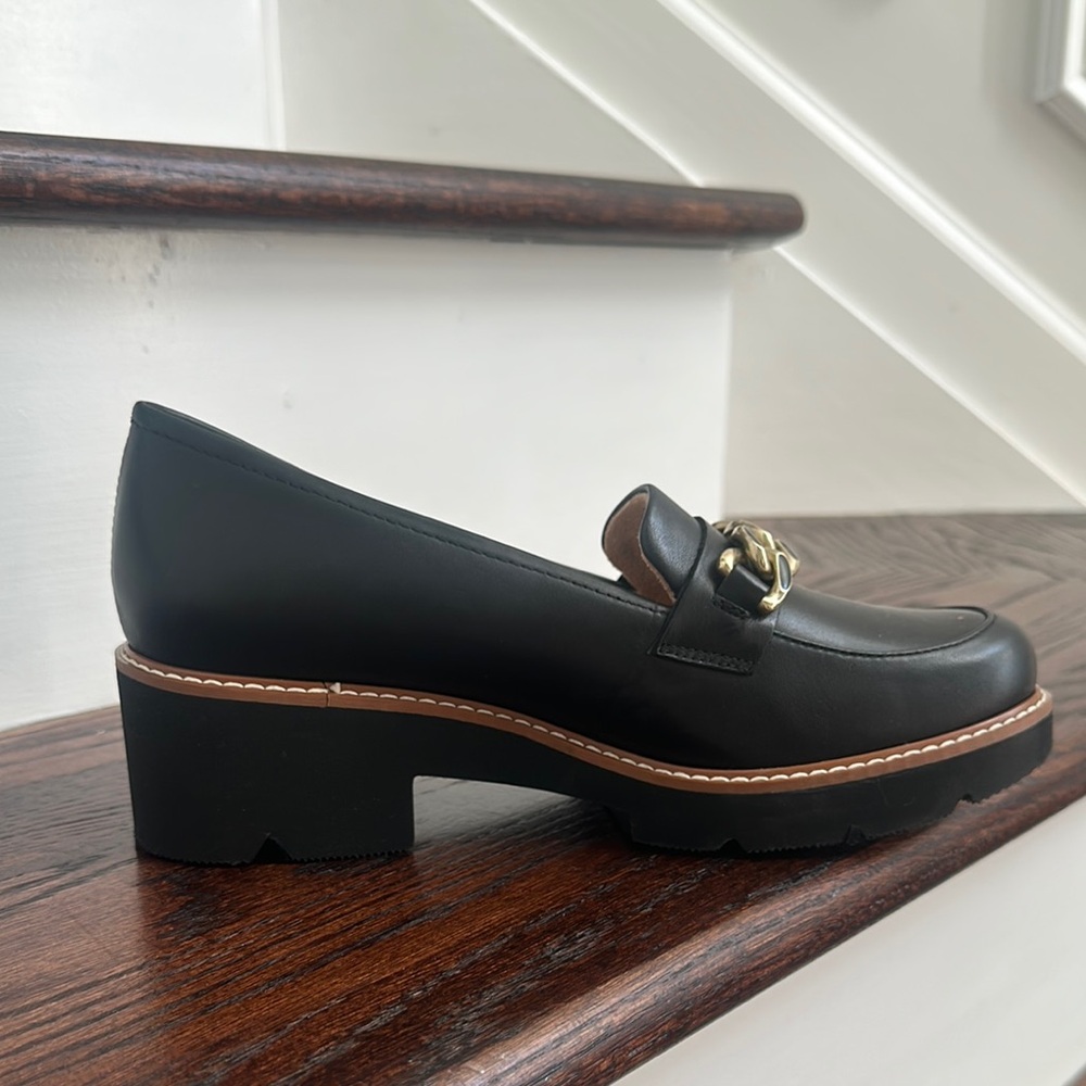 Naturalizer Black and Gold Flats with Chunky Heel and Elegant Chain